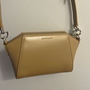 Givenchy Nano Antigona